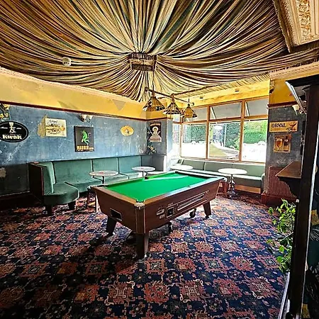Valley Bar *