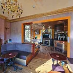 Valley Bar *